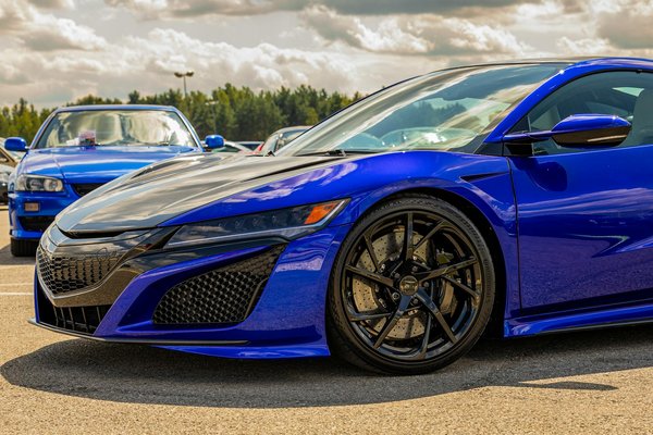 Guide d'achat 2025 : casques et circuits de moto à ne pas manquer